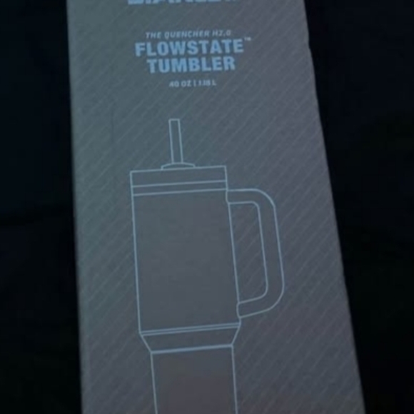 Stanley Quencher H2.0 Tumbler in Cream - Picture 2 of 6